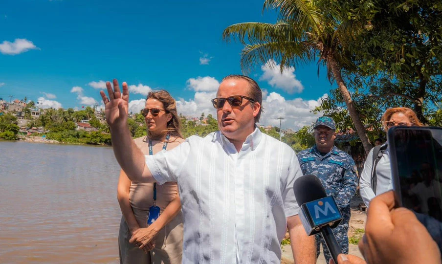 Gobierno-invierte-RD409.5-millones-para-transformar-margen-oriental-del-rio-Ozama-en-Las-Lilas