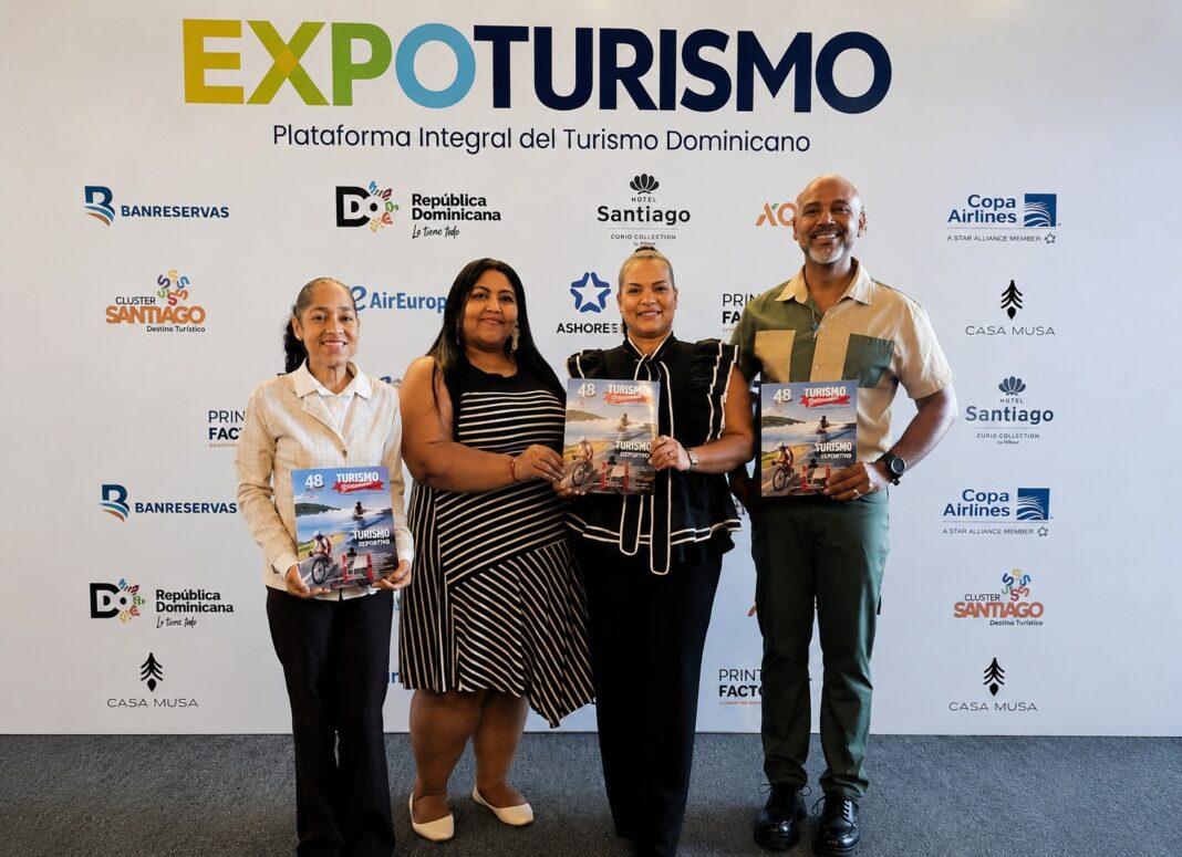 4. María Mercedes, Rita Pérez, Sarah Hernández y Salvador Batista, equipo editorial de la revista Turismo Dominicano