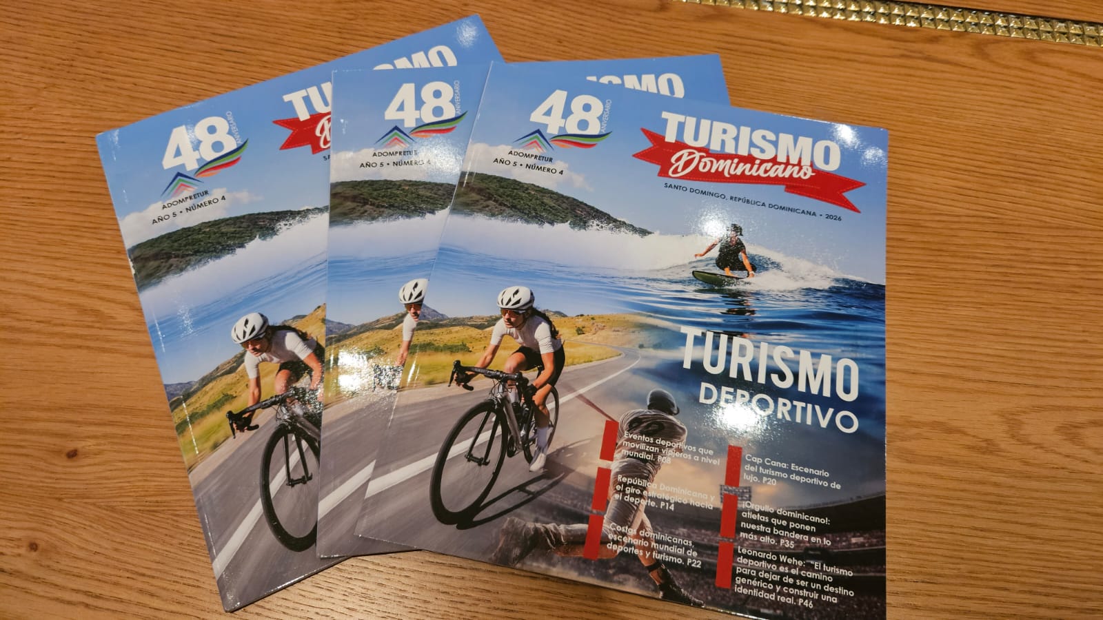 Portada de la revista Turismo Dominicano enfocada en el turismo deportivo.